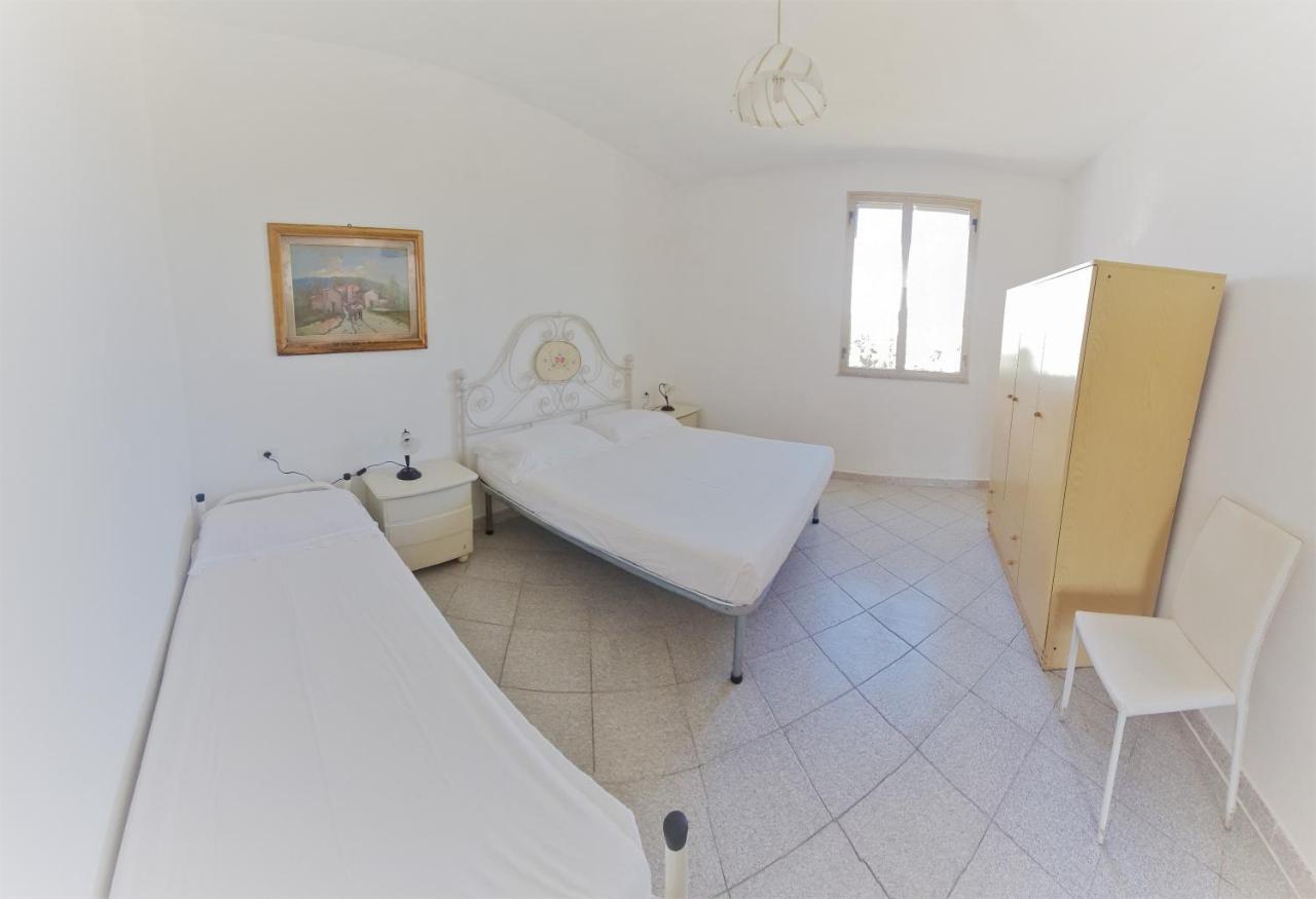 Cosy Home With Private Parking By The Sea Siniscola Exterior photo